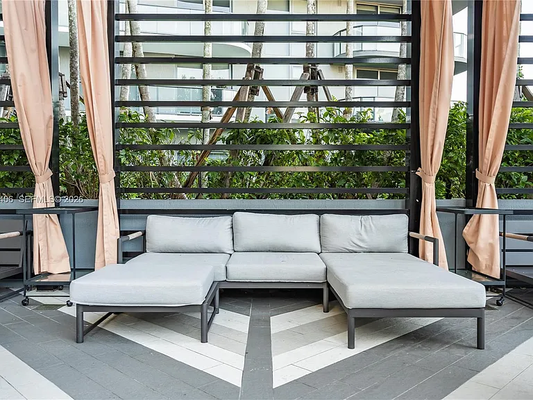 121 NE 34th St #Penthouse 3217 — Photo 61