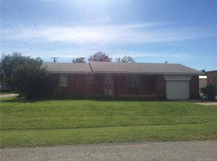303 N Broadway Blvd, Locust Grove, OK 74352