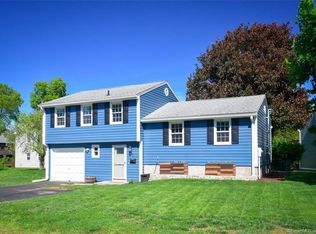 11 Blue Spruce St, Middletown, CT 06457