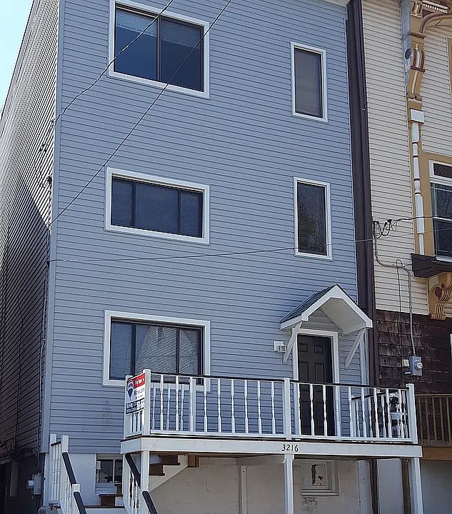 1st image of 3216 Mary St