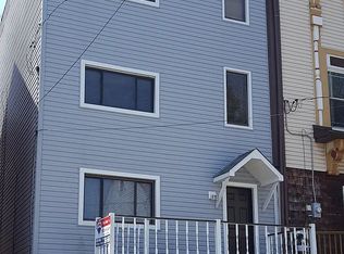 3216 Mary St, Pittsburgh, PA 15203