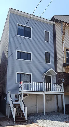 3216 Mary St Photo 1