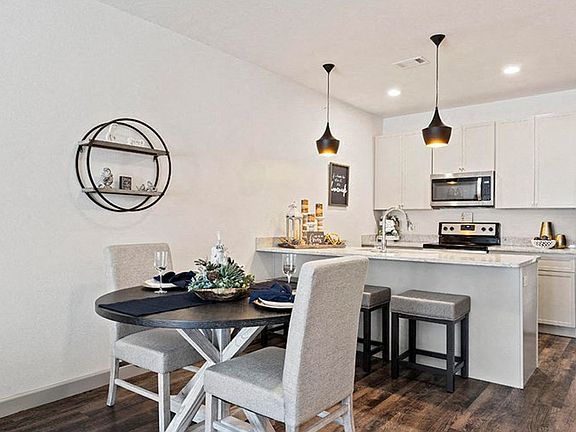 5th image of 11835 S Fellows St #4206575