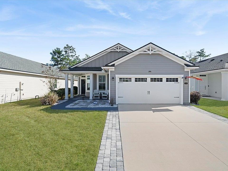 1st image of 30 La Mancha Dr