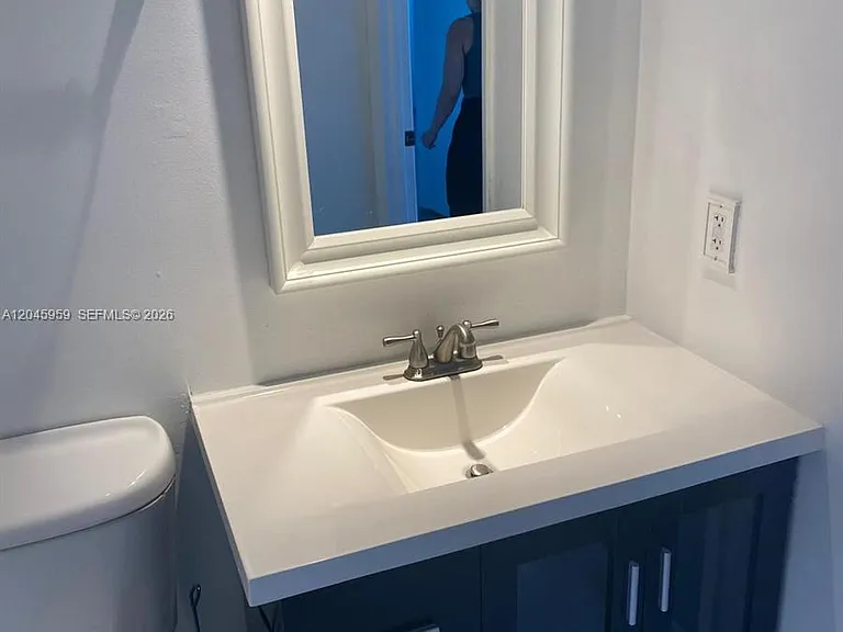 10 SW South River Dr #1708 — Photo 8