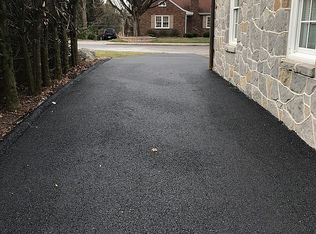 940 High St, Akron, PA 17501