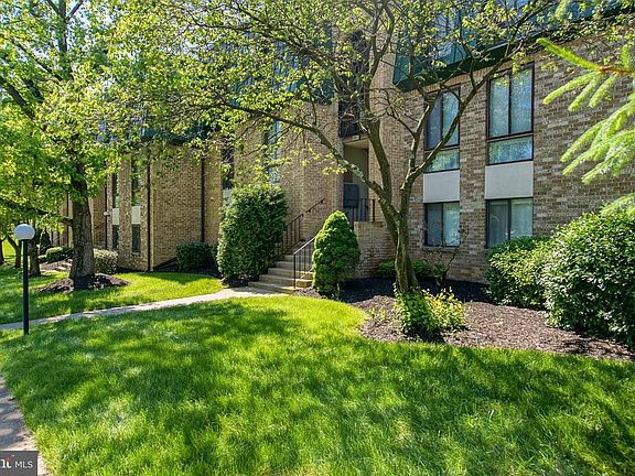 2nd image of 1006 Brinker Dr APT 101