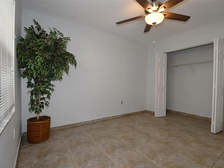 501 SW 17th St #1-2 — Photo 10