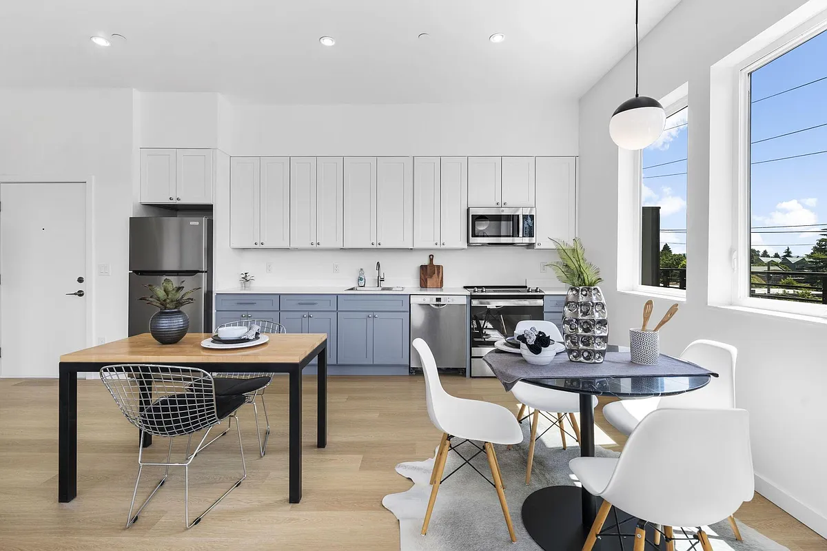 Modern kitchen with stainless steal appliances and quartz counters - Humboldt 25