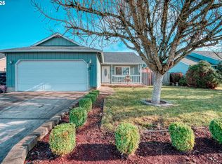 692 N 1st St, Creswell, OR 97426