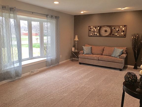 Spacious, Bow window
