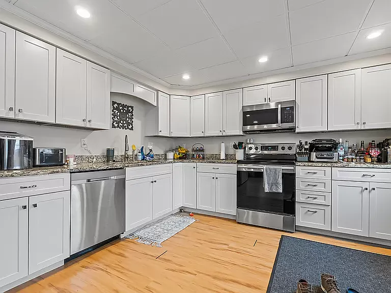 2 bed, $2,100 — Photo 1