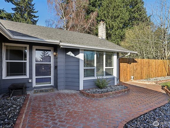 2nd image of 1020 SE 130th Avenue