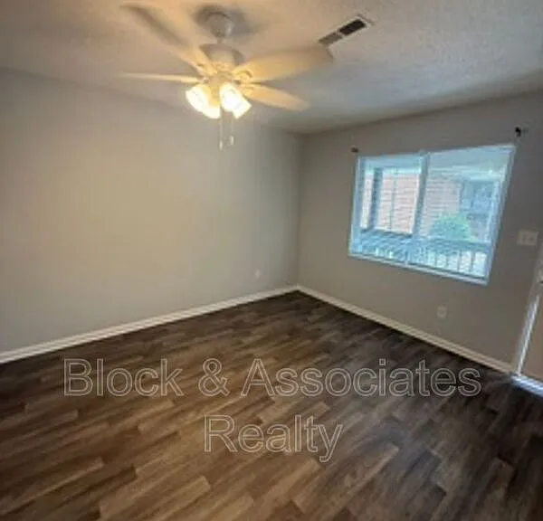 302 Reece Ave #G — Photo 2
