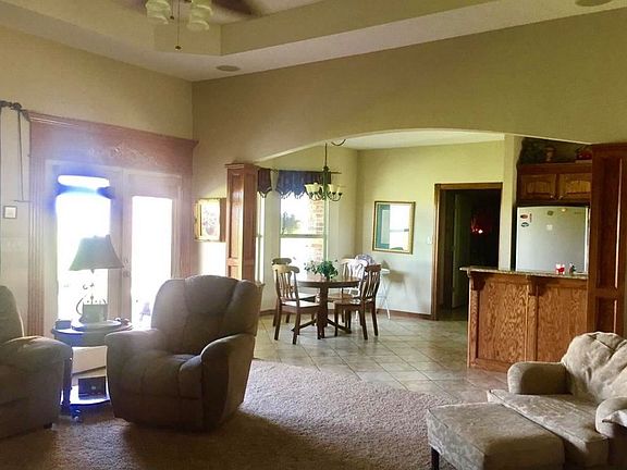 3rd image of 1108 SW Applewood Ln