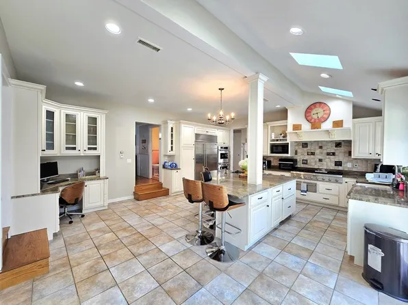 259 Salisbury St, Holden, MA 01520