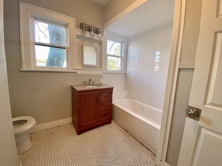 1047 E Highland Blvd — Photo 9