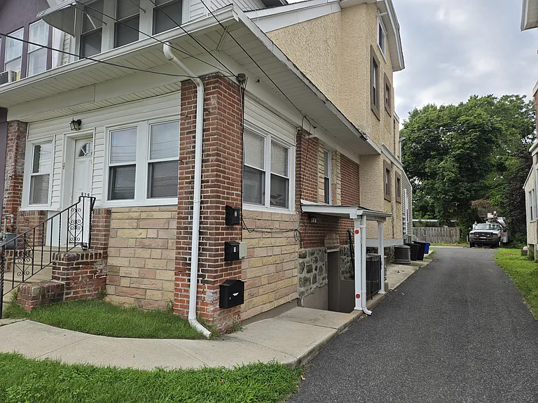 915 Macdade Blvd #2 — Photo 2