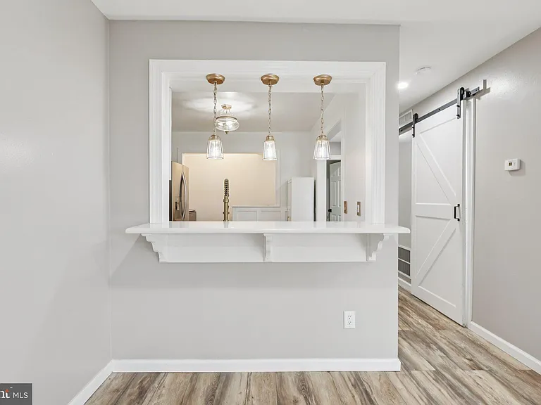 165 Wyndham Pl — Photo 13
