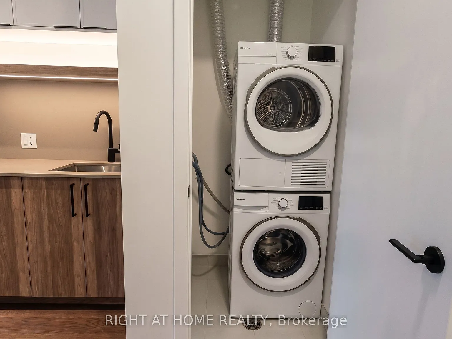 2 bed, $2,325 — Photo 4