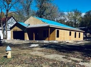 435 S Ash St, Ottawa, KS 66067