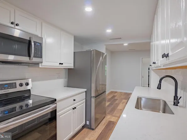 110 Oak Dr, Stafford, VA 22554