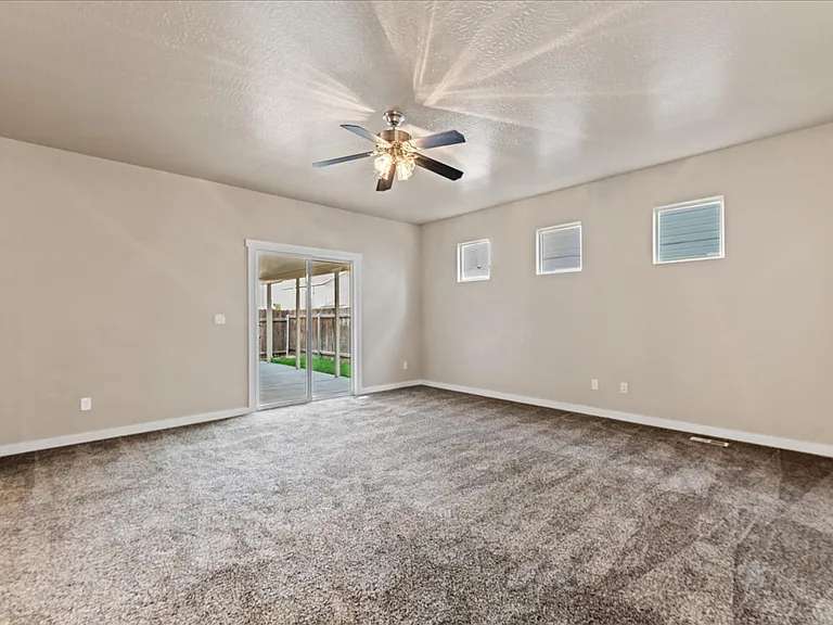 115 W Lava Falls St — Photo 9