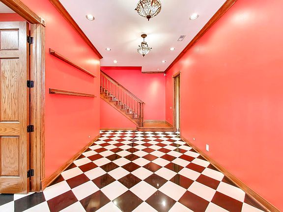 4th image of 3914 W 51st St