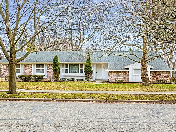 2nd image of 420 Wayland Ave