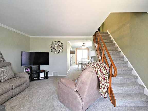 3rd image of 3349 Holme Ave
