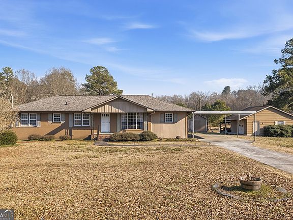 2nd image of 494 Lake Creek Rd