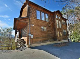 510 Geneva Ln, Gatlinburg, TN 37738