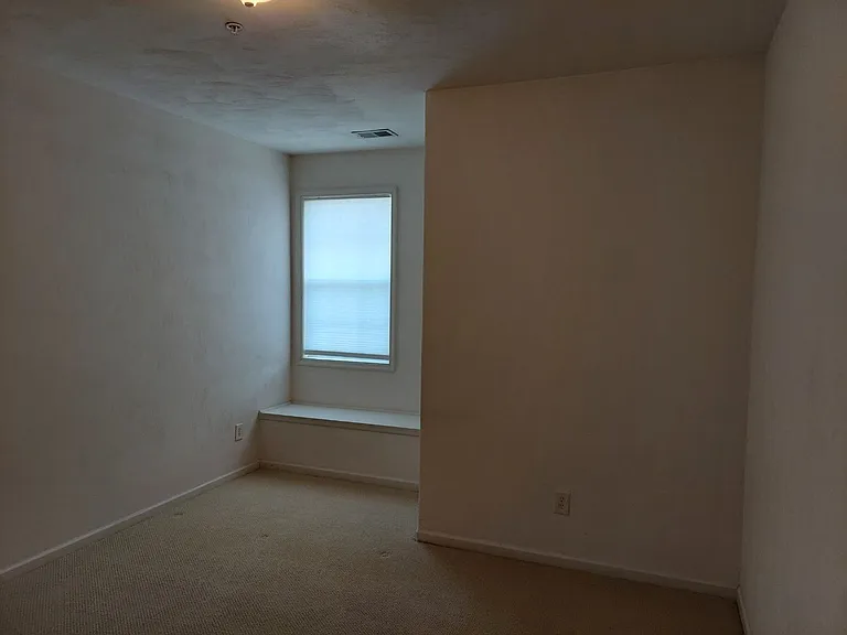 1061 Grand Oak Ln — Photo 7