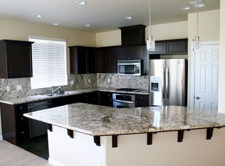 3295 Sierra Madre Ave, Clovis, CA