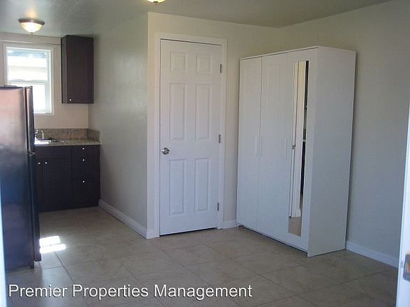 2nd image of 535 Palm Ave