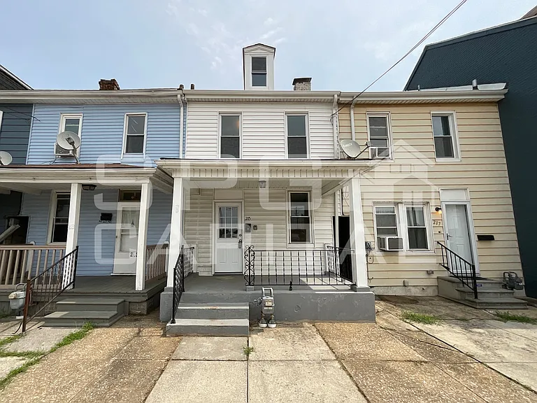215 Fulton St — Photo 1