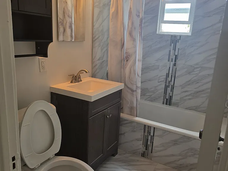85 S Grand Oaks Ave — Photo 17