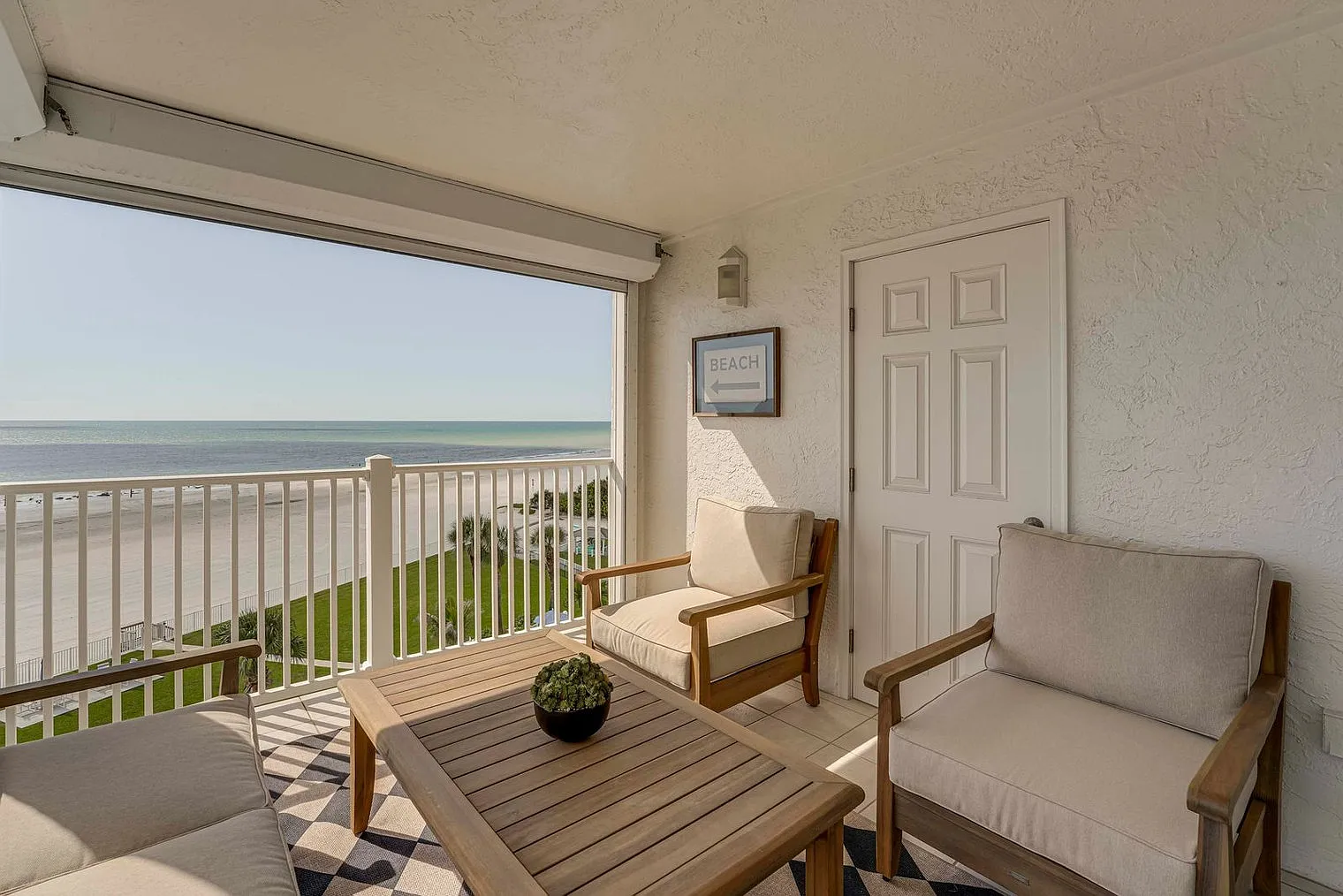 2 bed, 2.0 bath, 1399 sqft, $9,749 — Photo 2