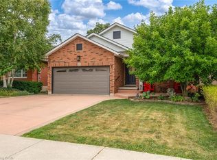 31 Bolzano Ct, Hamilton, ON L8W3W7