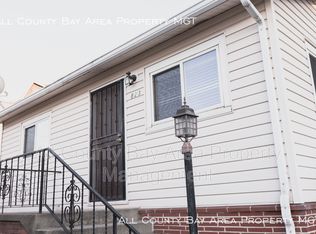 823 6th Ave, Crockett, CA 94525