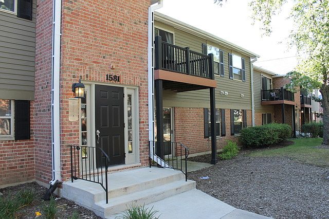 1st image of 1581 Raymond Dr APT 104