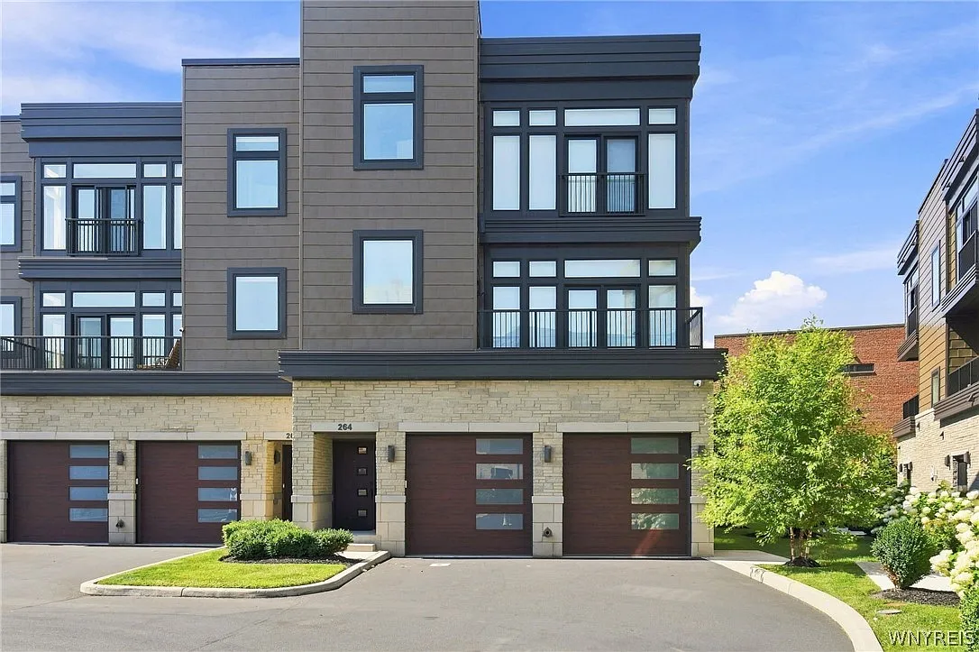 3 bed, 2.5 bath, 2679 sqft, $8,000 — Photo 1