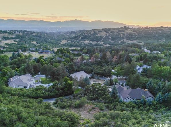 10667 Hidden Ridge Ln, Sandy, UT 84092