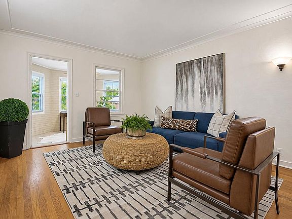 5th image of 4948 Walnut St #1S