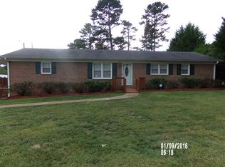 225 Sequoia Dr, Spartanburg, SC 29306