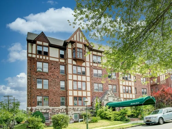 55 Randolph Pl #406, City Of Orange Twp., NJ 07079