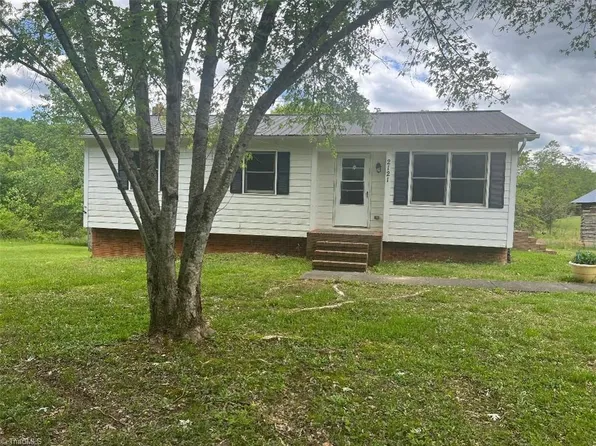 2121 Asbury Rd, Westfield, NC 27053