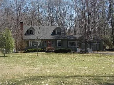 1051 Howland Springs Blvd SE photo 1