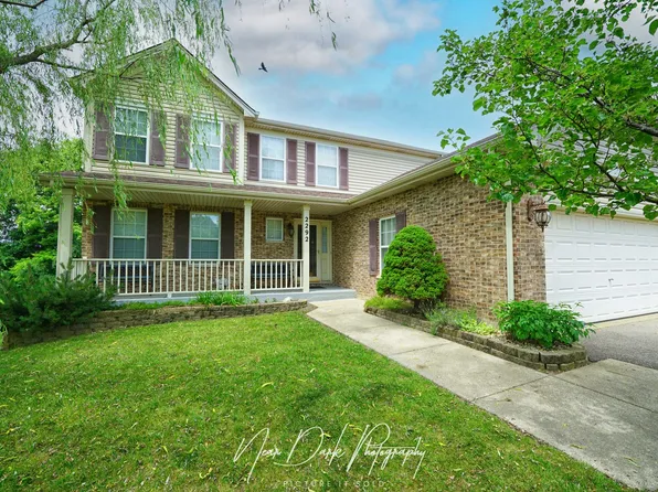 2292 Iroquois Ln, Round Lake Heights, IL 60073