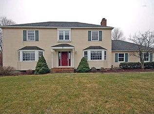 2 Brookview Ct, Flemington, NJ 08822